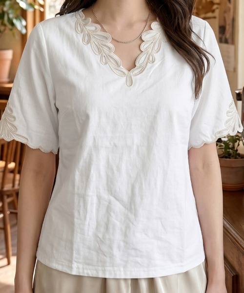 umune(ウムネ)の「刺繍カットソー 五分袖 5分袖 コード刺繍 ネックデザイン プルオーバー Tシャツ風 サマーニット調 きれいめ 上品 トップス 夏(Tシャツ/カットソー・レディース・ブラウン/オフホワイト/ブラック・FREE)」の2枚目の写真