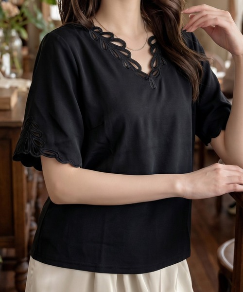 umune(ウムネ)の「刺繍カットソー 五分袖 5分袖 コード刺繍 ネックデザイン プルオーバー Tシャツ風 サマーニット調 きれいめ 上品 トップス 夏(Tシャツ/カットソー・レディース・ブラウン/オフホワイト/ブラック・FREE)」の12枚目の写真