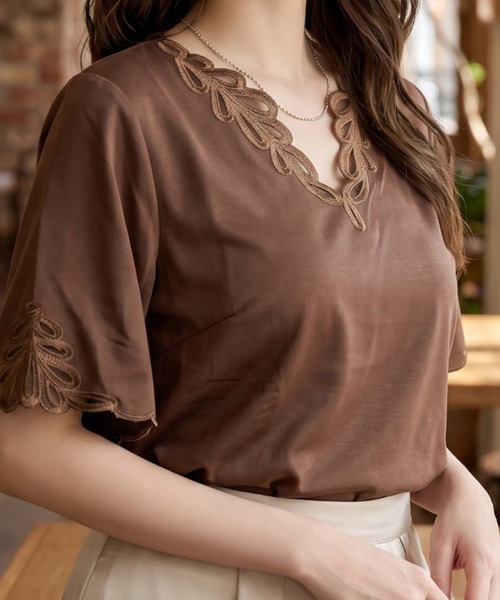 umune(ウムネ)の「刺繍カットソー 五分袖 5分袖 コード刺繍 ネックデザイン プルオーバー Tシャツ風 サマーニット調 きれいめ 上品 トップス 夏(Tシャツ/カットソー・レディース・ブラウン/オフホワイト/ブラック・FREE)」の13枚目の写真