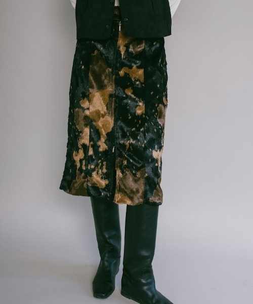 sahara(サハラ)の「【26AW PRE ORDER】Faux Cowhide Skirt(スカート・レディース・ホワイト/ブラック・M/S)」の2枚目の写真