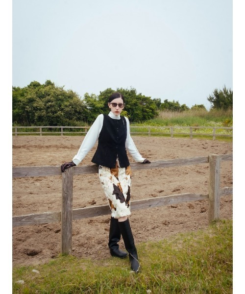 sahara(サハラ)の「【26AW PRE ORDER】Faux Cowhide Skirt(スカート・レディース・ホワイト/ブラック・M/S)」の13枚目の写真