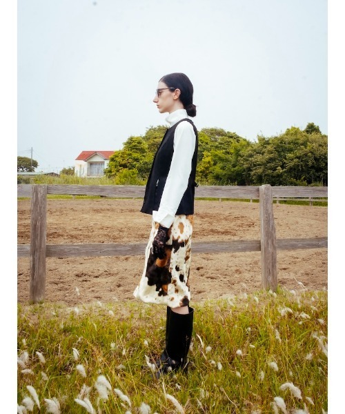 sahara(サハラ)の「【26AW PRE ORDER】Faux Cowhide Skirt(スカート・レディース・ホワイト/ブラック・M/S)」の18枚目の写真