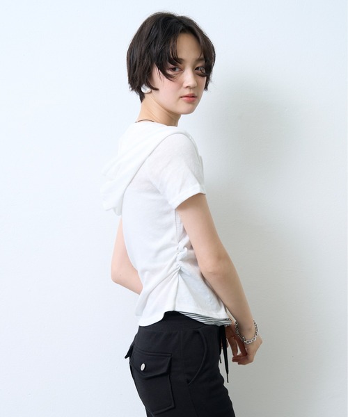 NUJOH(ヌゾ)の「Hooded Double Zip Layered Top / フーディーダブルジップレイヤードトップ(パーカー・レディース・アイボリー/グレー・FREE)」の7枚目の写真