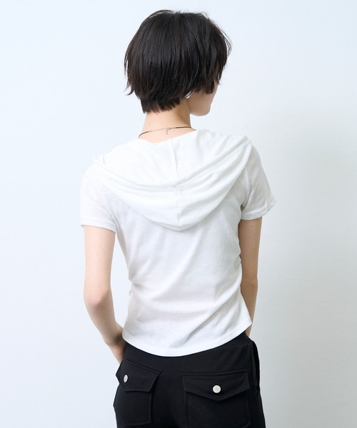 NUJOH(ヌゾ)の「Hooded Double Zip Layered Top / フーディーダブルジップレイヤードトップ(パーカー・レディース・アイボリー/グレー・FREE)」の4枚目の写真