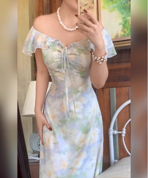 LUCPY（ラクピー）の「フラワーオフショルダーリボンワンピース（ワンピース・レディース・ホワイト・LARGE/MEDIUM/SMALL）」の3枚目の写真