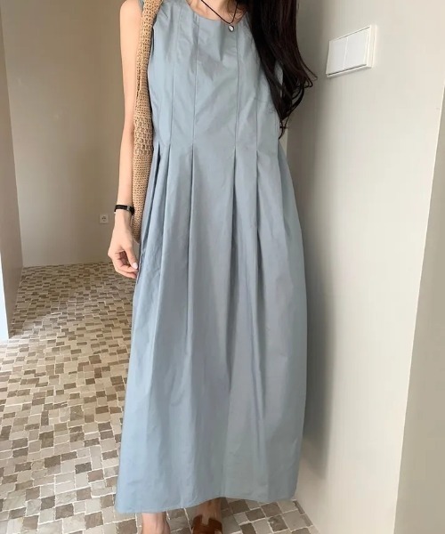 AMAJI(アマジ)の「クルーネック ギャザー ルーズシルエット ノースリーブワンピース(ワンピース・レディース・ライトブルー/ベージュ/ブラック・FREE)」の3枚目の写真