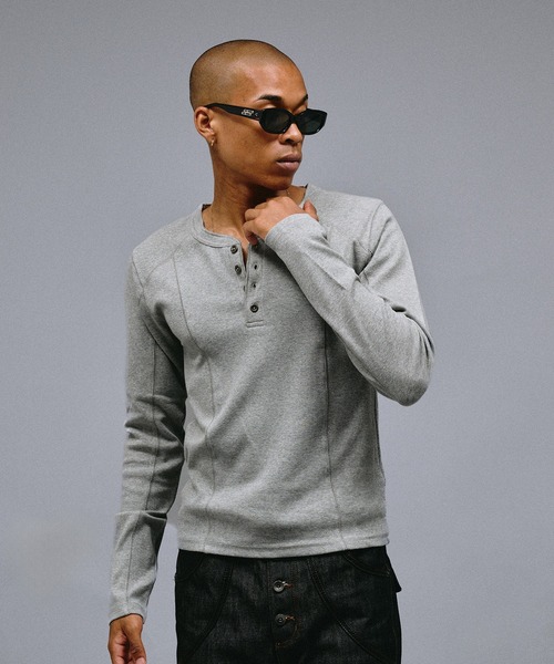 ANDER HUNK(アンダーハンク)の「Slim Fit Rib Henry neck LS T-shirt/スリムフィットリブヘンリーネックロングスリーブTシャツ(Tシャツ/カットソー・メンズ・ライトグレー/ブラック・LARGE/MEDIUM/SMALL)」の19枚目の写真