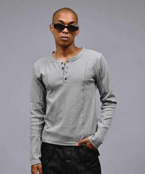 ANDER HUNK(アンダーハンク)の「Slim Fit Rib Henry neck LS T-shirt/スリムフィットリブヘンリーネックロングスリーブTシャツ(Tシャツ/カットソー・メンズ・ライトグレー/ブラック・LARGE/MEDIUM/SMALL)」の21枚目の写真