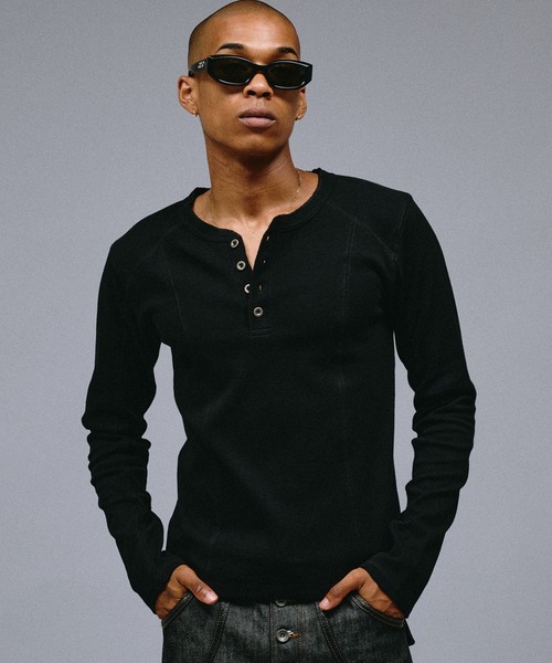 ANDER HUNK(アンダーハンク)の「Slim Fit Rib Henry neck LS T-shirt/スリムフィットリブヘンリーネックロングスリーブTシャツ(Tシャツ/カットソー・メンズ・ライトグレー/ブラック・LARGE/MEDIUM/SMALL)」の5枚目の写真