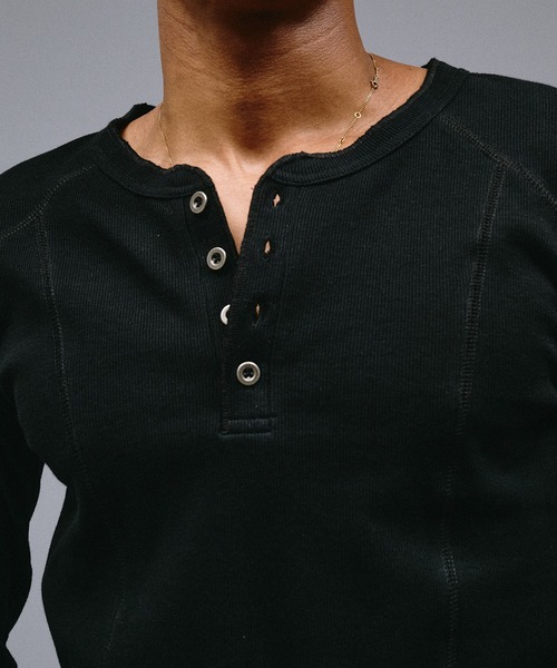 ANDER HUNK(アンダーハンク)の「Slim Fit Rib Henry neck LS T-shirt/スリムフィットリブヘンリーネックロングスリーブTシャツ(Tシャツ/カットソー・メンズ・ライトグレー/ブラック・LARGE/MEDIUM/SMALL)」の14枚目の写真