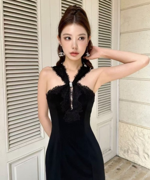Lana821(ラナハニー)の「クロスレース ホルターネック タイトミニドレス(ワンピース・レディース・ブラック・MEDIUM)」の15枚目の写真