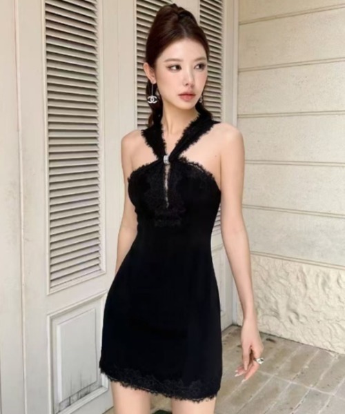 Lana821(ラナハニー)の「クロスレース ホルターネック タイトミニドレス(ワンピース・レディース・ブラック・MEDIUM)」の16枚目の写真