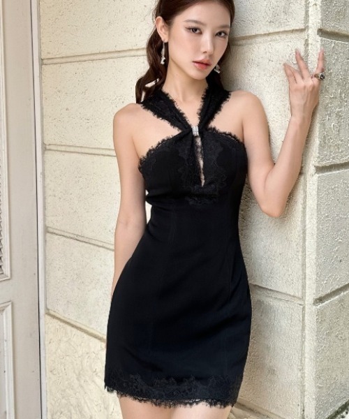 Lana821(ラナハニー)の「クロスレース ホルターネック タイトミニドレス(ワンピース・レディース・ブラック・MEDIUM)」の11枚目の写真