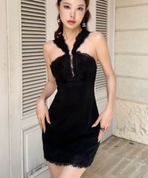 Lana821(ラナハニー)の「クロスレース ホルターネック タイトミニドレス(ワンピース・レディース・ブラック・MEDIUM)」の18枚目の写真