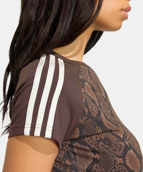 adidas（アディダス）の「スネークプリント カリ Tシャツ / アディダスオリジナルス adidas Originals（Tシャツ/カットソー・レディース・ブラウン・XX-LARGE/3XL/LARGE/MEDIUM/SMALL/X-LARGE）」の8枚目の写真