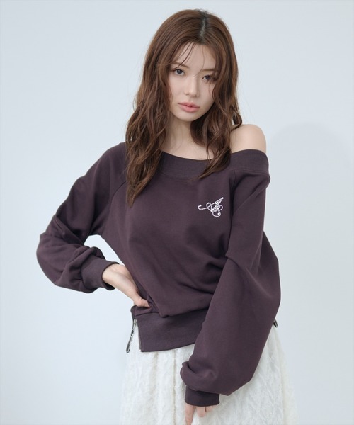 AND COUTURE（アンドクチュール）の「サイドジップオフショルスウェットプルオーバー（Tシャツ/カットソー・レディース・ネイビー/ピンク/ブラウン/グレー・FREE）」の3枚目の写真