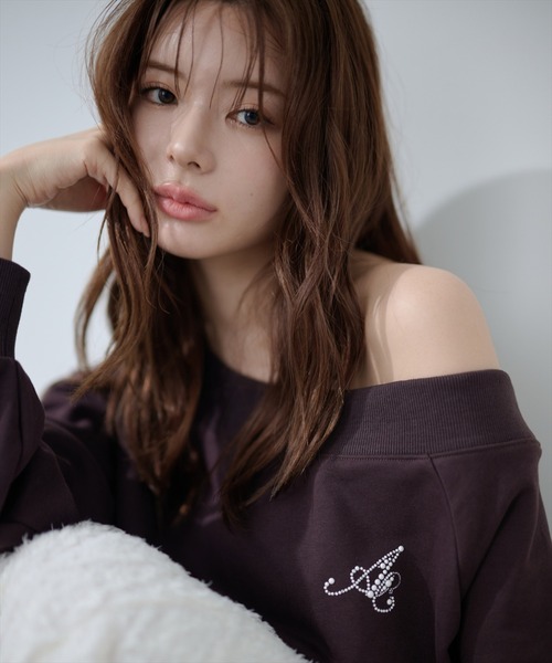 AND COUTURE（アンドクチュール）の「サイドジップオフショルスウェットプルオーバー（Tシャツ/カットソー・レディース・ネイビー/ピンク/ブラウン/グレー・FREE）」の16枚目の写真