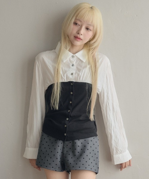 LiLIN(リリン)の「ビスチェレイヤードシャツトップス / bustier layered shirt top(シャツ/ブラウス・レディース・アイボリー/チャコールグレー・FREE)」の2枚目の写真