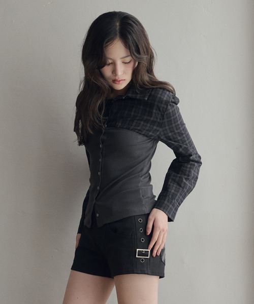 LiLIN(リリン)の「ビスチェレイヤードシャツトップス / bustier layered shirt top(シャツ/ブラウス・レディース・アイボリー/チャコールグレー・FREE)」の10枚目の写真