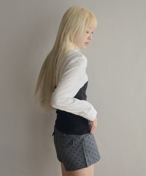 LiLIN(リリン)の「ビスチェレイヤードシャツトップス / bustier layered shirt top(シャツ/ブラウス・レディース・アイボリー/チャコールグレー・FREE)」の14枚目の写真