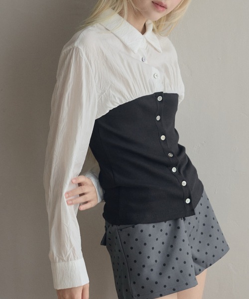 LiLIN(リリン)の「ビスチェレイヤードシャツトップス / bustier layered shirt top(シャツ/ブラウス・レディース・アイボリー/チャコールグレー・FREE)」の15枚目の写真