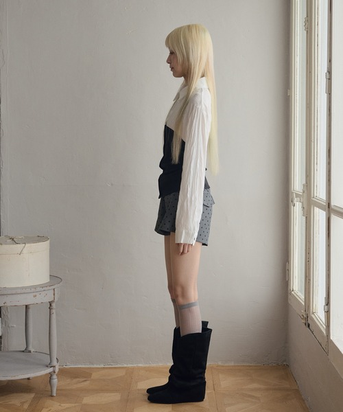 LiLIN(リリン)の「ビスチェレイヤードシャツトップス / bustier layered shirt top(シャツ/ブラウス・レディース・アイボリー/チャコールグレー・FREE)」の18枚目の写真