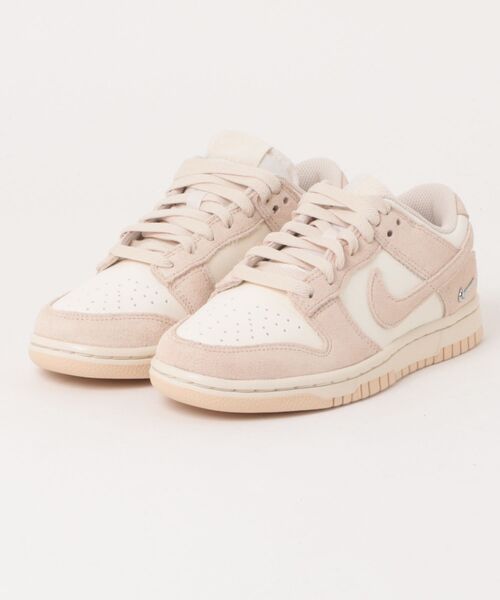 NIKE(ナイキ)の「NIKE ナイキ W DUNK LOW ウィメンズ ダンク LOW WIO4244 201PRLWHT/PRLWH(スニーカー・レディース・ホワイト・24.5cm/24.0cm/23.5cm/23.0cm/22.5cm/25.0cm)」の1枚目の写真