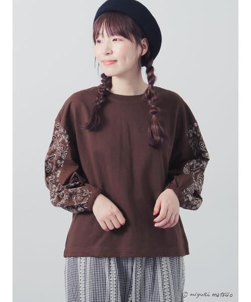 Samansa Mos2(サマンサ モスモス)の「【miyuki matsuo×Samansa Mos2】刺繍PO(Tシャツ/カットソー・レディース・チャコールグレー/キナリ/ブラウン・F)」の4枚目の写真