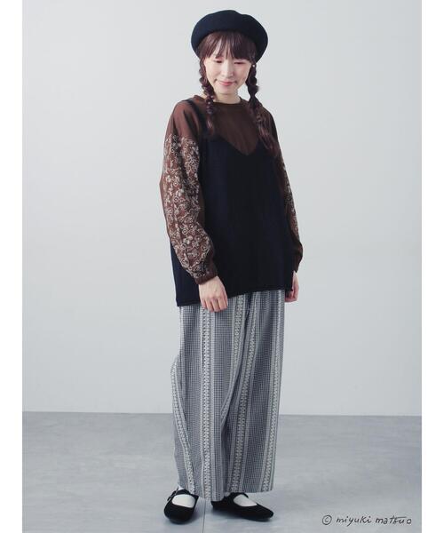 Samansa Mos2(サマンサ モスモス)の「【miyuki matsuo×Samansa Mos2】刺繍PO(Tシャツ/カットソー・レディース・チャコールグレー/キナリ/ブラウン・F)」の8枚目の写真