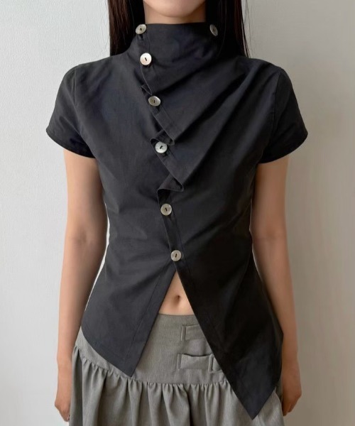 into.eight(イントゥエイト)の「【into.eight】Elite Top / 【イントゥエイト】ハイネックアシンメトリーボタン半袖シャツ(シャツ/ブラウス・レディース・ホワイト/グレー/ブラック・S)」の16枚目の写真