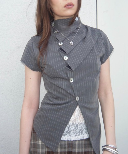 into.eight(イントゥエイト)の「【into.eight】Elite Top / 【イントゥエイト】ハイネックアシンメトリーボタン半袖シャツ(シャツ/ブラウス・レディース・ホワイト/グレー/ブラック・S)」の18枚目の写真