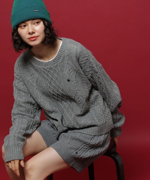 niko and...(ニコアンド)の「【POLO British Country Spirit】ケーブルニットプルオーバー(ニット/セーター・レディース・グレー/レッド/アイボリー・LARGE/MEDIUM)」の1枚目の写真