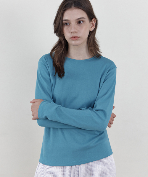 WEDNESDAYOASISFORWOMEN(ウェンズデー オアシス フォー ウーマン)の「カラーラウンドネック長袖Tシャツ_BLUE(WB6TP47)(Tシャツ/カットソー・レディース・ブルー・FREE)」の2枚目の写真