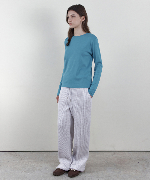 WEDNESDAYOASISFORWOMEN(ウェンズデー オアシス フォー ウーマン)の「カラーラウンドネック長袖Tシャツ_BLUE(WB6TP47)(Tシャツ/カットソー・レディース・ブルー・FREE)」の4枚目の写真