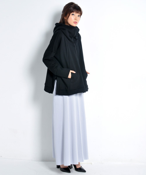 AVIE（アビィ）の「テントライン裏毛ライトパーカー（パーカー・レディース・グレー/ブラック・38）」の4枚目の写真