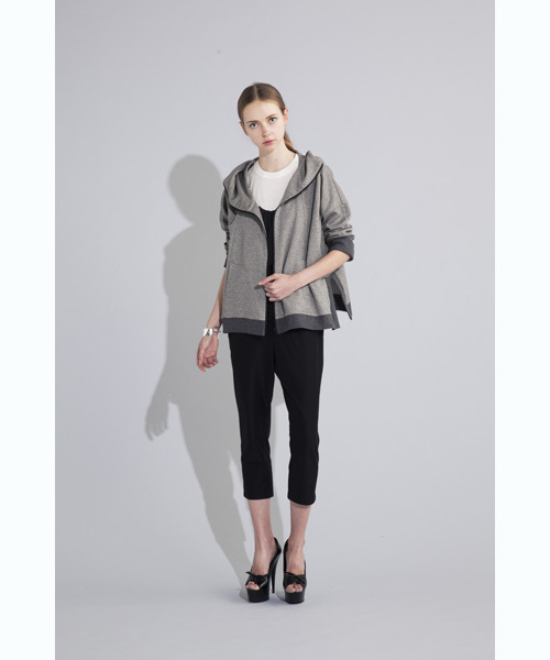 AVIE（アビィ）の「テントライン裏毛ライトパーカー（パーカー・レディース・グレー/ブラック・38）」の6枚目の写真