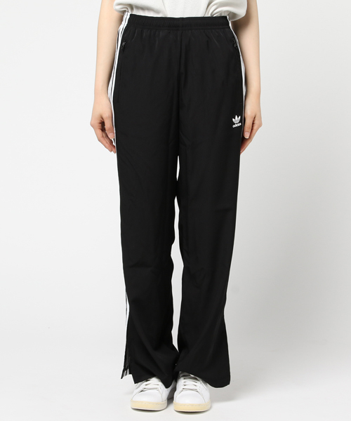 adidas（アディダス）の「オリジナルス パンツ[SIDE-SLIT CREPE TRACK PANTS AE]（その他パンツ・レディース・ブラック・SMALL/MEDIUM/LARGE）」の2枚目の写真