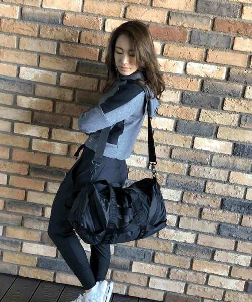 UNDER ARMOUR(アンダーアーマー)の「レディース ダッフルバッグ / ウーマンズダッフル<This Is It>(ショルダーバッグ・レディース・ブラック/グリーン・ONESIZE)」の8枚目の写真