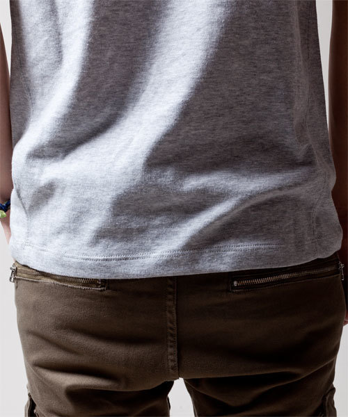 NANO universe（ナノユニバース）の「ｗｊｋ / Plain V-neck Tee S/S（Tシャツ/カットソー・メンズ・ホワイト/ブラック/グレー/カーキ/ネイビー/ライトピンク・SMALL/MEDIUM/LARGE）」の14枚目の写真