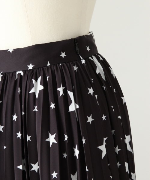 LOWRYS FARM(ローリーズファーム)の「ホシプリーツマキシスカート 806339(スカート・レディース・ブラック/ブルー・MEDIUM/LARGE)」の7枚目の写真