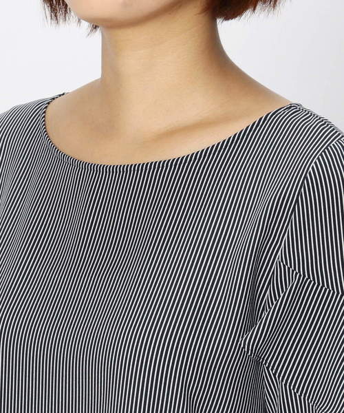 NARACAMICIE（ナラカミーチェ）の「ソフトストレッチジョーゼットフリル袖ブラウス（シャツ/ブラウス・レディース・ブラック/ネイビー/ホワイト・MEDIUM/LARGE/SMALL）」の6枚目の写真