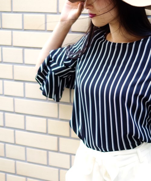 NARACAMICIE（ナラカミーチェ）の「ソフトストレッチジョーゼットフリル袖ブラウス（シャツ/ブラウス・レディース・ブラック/ネイビー/ホワイト・MEDIUM/LARGE/SMALL）」の20枚目の写真