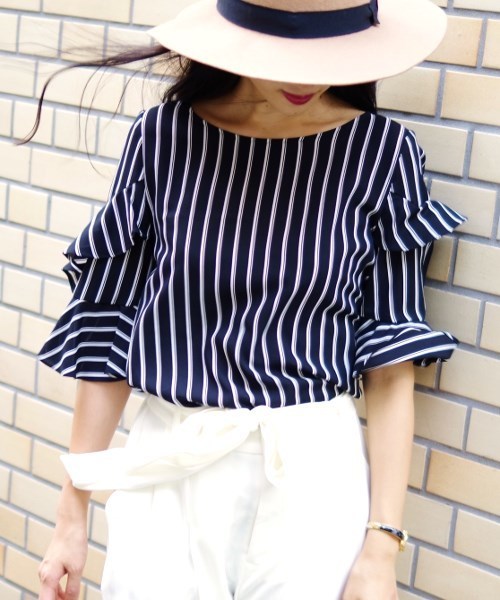 NARACAMICIE（ナラカミーチェ）の「ソフトストレッチジョーゼットフリル袖ブラウス（シャツ/ブラウス・レディース・ブラック/ネイビー/ホワイト・MEDIUM/LARGE/SMALL）」の18枚目の写真