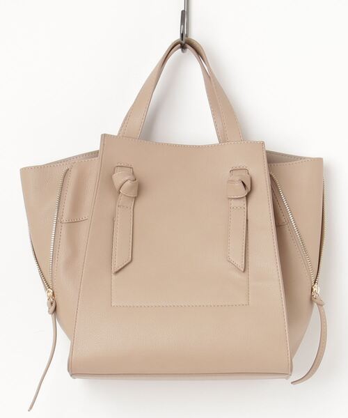 U（ユー）の「2way リエール ジッパートートバッグ M ショルダー付き（ビジネスバッグ・レディース・ブラック/モカ/アイボリー/ワイン/ライトベージュ/ベージュ系その他/ブラウン/ブルー系その他/キャメル/グリーン系その他/グレー/ボルドー/シルバー/ブルー・FREE）」の7枚目の写真