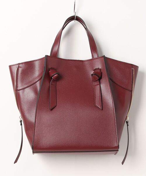 U（ユー）の「2way リエール ジッパートートバッグ M ショルダー付き（ビジネスバッグ・レディース・ブラック/モカ/アイボリー/ワイン/ライトベージュ/ベージュ系その他/ブラウン/ブルー系その他/キャメル/グリーン系その他/グレー/ボルドー/シルバー/ブルー・FREE）」の13枚目の写真