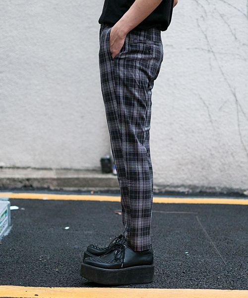 FUGA(フーガ)の「ストレッチチェックスラックスパンツ(スラックス・メンズ・ブラック/グレー・M/S/L)」の4枚目の写真