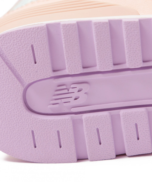 NEW BALANCE（ニューバランス）の「[KIDS]【new balance(ニューバランス)】YV996（スニーカー・キッズ・ピンク・17.0cm/18.0cm/19.0cm/20.0cm/21.0cm）」の16枚目の写真