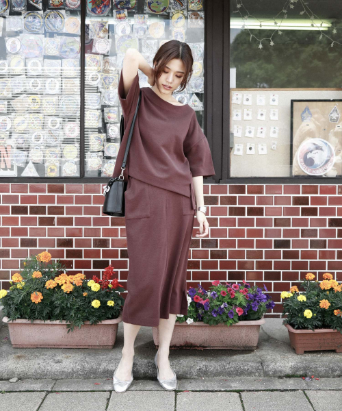 BAYFLOW(ベイフロー)の「カットソータイトスカート(スカート・レディース・ベージュ/ネイビー/ブラウン・SMALL/MEDIUM)」の5枚目の写真