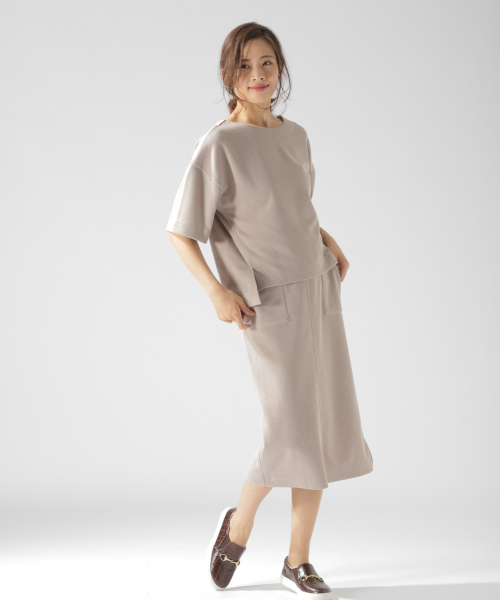 BAYFLOW(ベイフロー)の「カットソータイトスカート(スカート・レディース・ベージュ/ネイビー/ブラウン・SMALL/MEDIUM)」の17枚目の写真