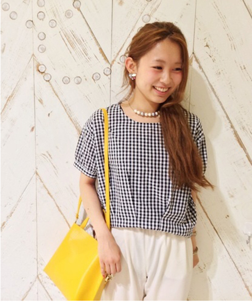 DISCOAT（ディスコート）の「【Discoat】サッカー裾タックブラウス（シャツ/ブラウス・レディース・ブラック/ブルー/その他20/オフホワイト・ﾌﾘ-）」の4枚目の写真